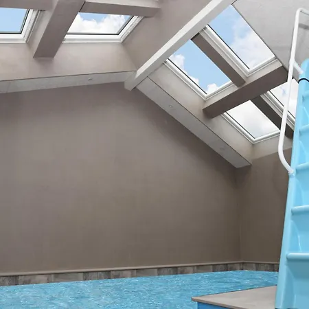 8 Bedroom Lovely In