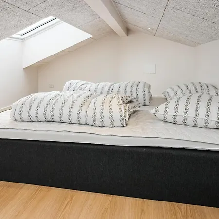 Σπίτι διακοπών 8 Bedroom Lovely In *