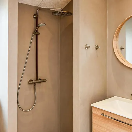 8 Bedroom Lovely In Σπίτι διακοπών *
