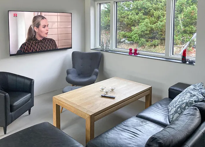 8 Bedroom Lovely In